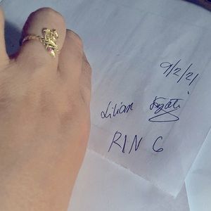 ⭕️SOLD⭕️Unique Snake ring size 6